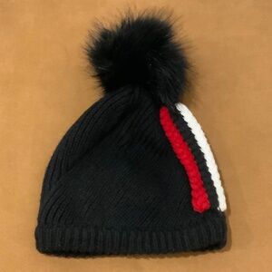 NWOT NORLA CANADA Black and Red Accessories with Style and Functionality